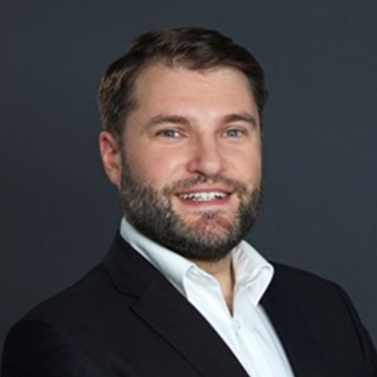 Dr.  Matthias Nopper